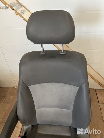 Сиденье левое Hyundai Starex H1/Grand Starex