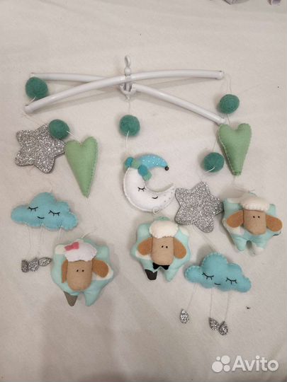 Мобиль на кроватку ручной работы с музыкальным