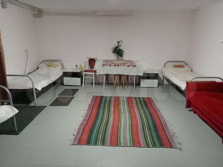 Комната 40 м² в 2-к., 1/3 эт.