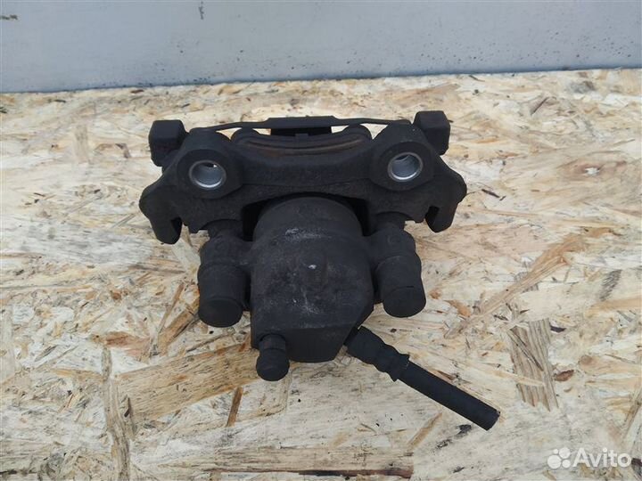 Суппорт задний левый Mercedes E-Class W212