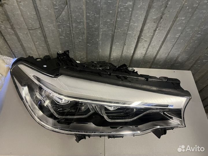 Фара правая BMW G30 LED adaptive