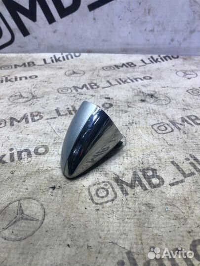 Уголок ручки двери передний левый Mercedes Ml W164