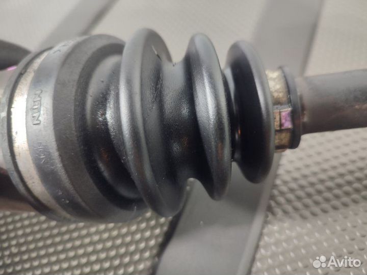 Привод передний левый Nissan Cube Z11 HR15DE 2007