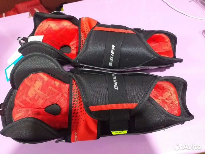 Наколенники щитки хоккейные новые bauer 13