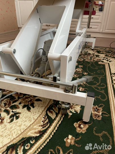 Стол массажный с электроприводом