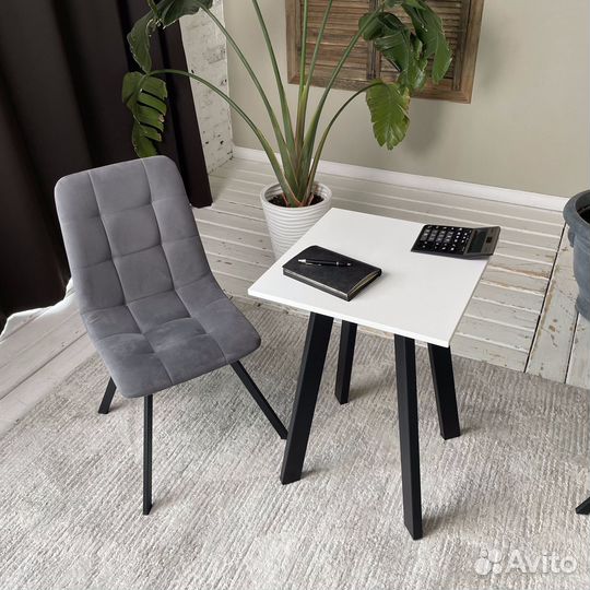 Компьютерный стол Ник 60*50 см. Черные ножки