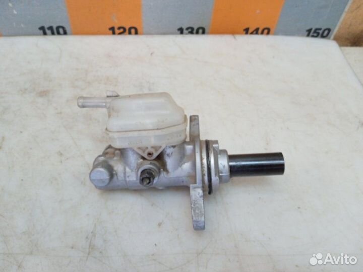 Цилиндр тормозной главный Toyota Highlander