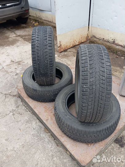 Dunlop SP Winter Ice 01 2.25/6 R16