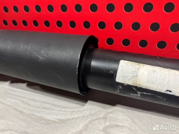 Амортизатор задний Porsche Macan 95B 2017