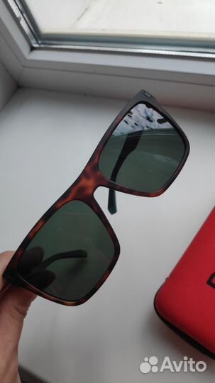 Солнцезащитные очки polaroid