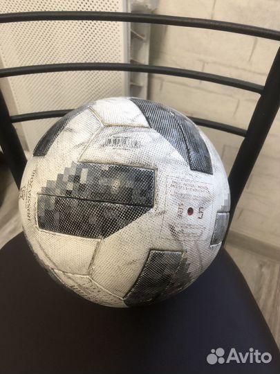 Футбольный мяч adidas telstar fifa 2018