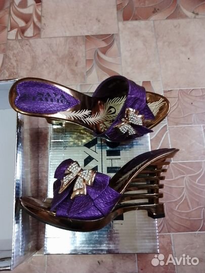 Шлепанцы женские 35 размер