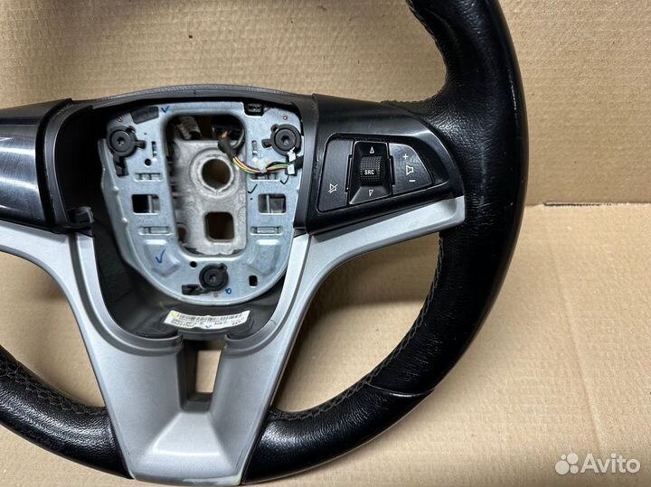 Рулевое колесо/ Руль Chevrolet Cruze