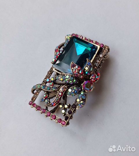 Брошь ретро с кристаллом