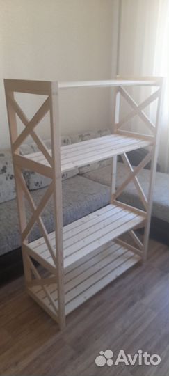 Стеллажи и этажерки из дерева