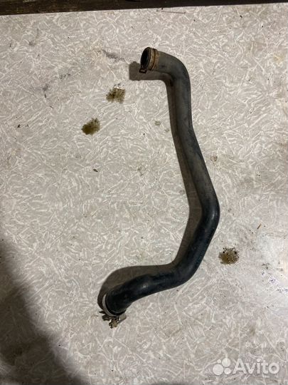 Патрубок системы охлаждения mercedes 164