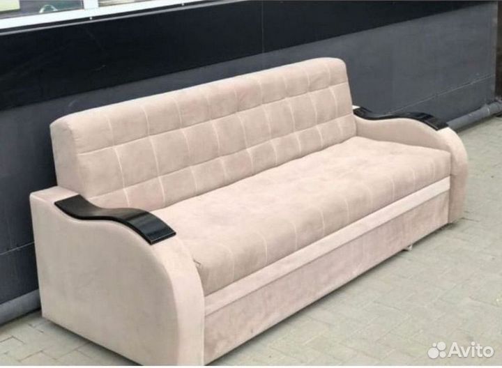 Прямой диван в наличии не б/у