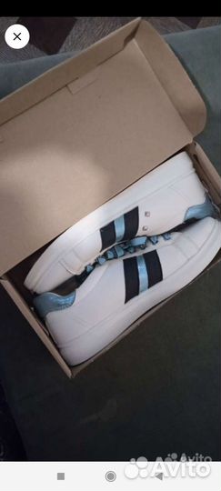 Кроссовки новые 39р.женские