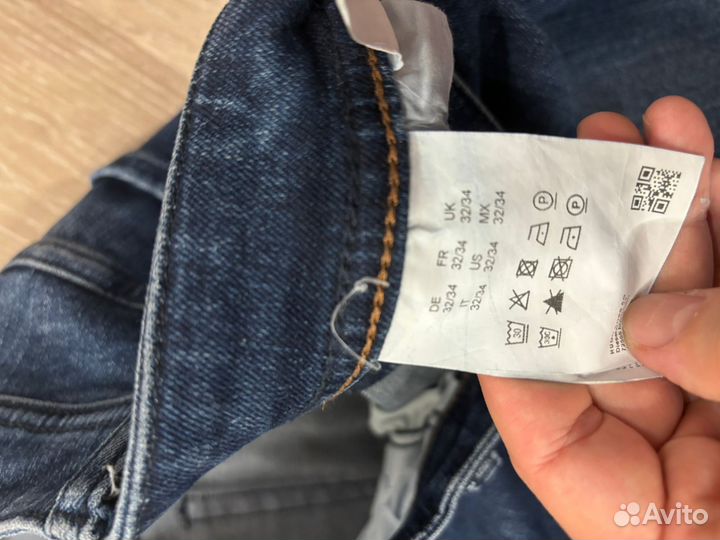 Джинсы Hugo Boss