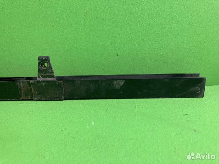 Направляющая стекла двери DAF XF105