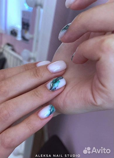 Маникюр, педикюр, наращивание ногтей