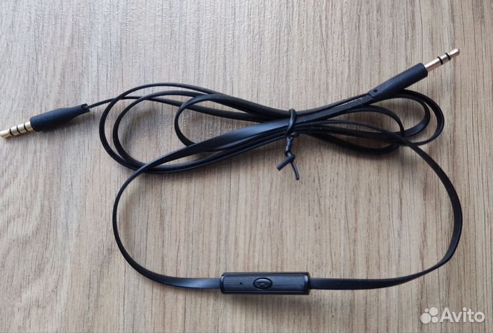 Кабели и наушники для сотовых телефонов