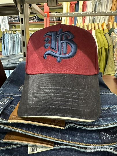 Бейсболка мужская красная