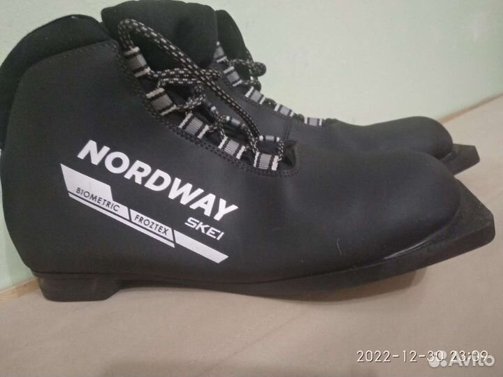 Рликовые коньки Joyskates, лыжные ботинки