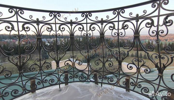 Кованый балкон для дачи