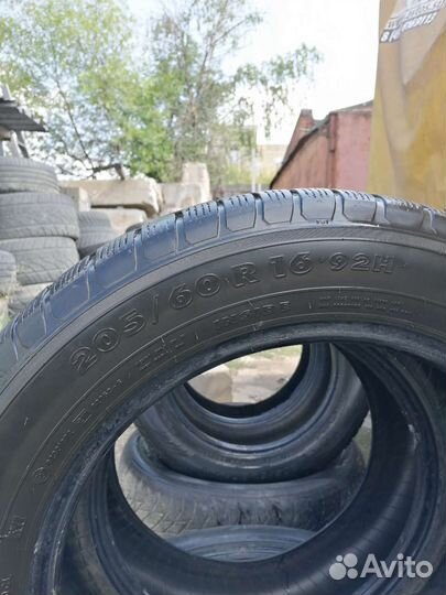Nokian Tyres WR G2 205/60 R16 92H