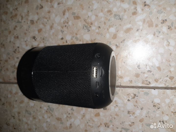 Колонка JBL
