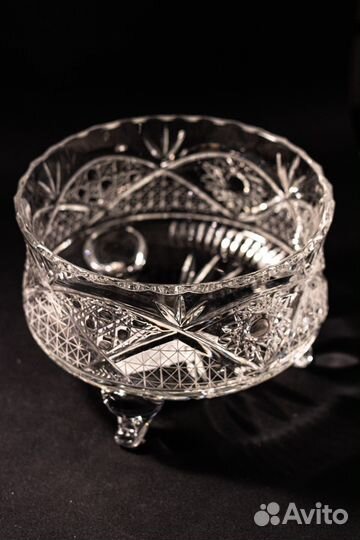 Хрустальная ваза для фруктов на ножке