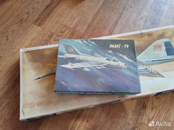 Модель самолёта миг 19