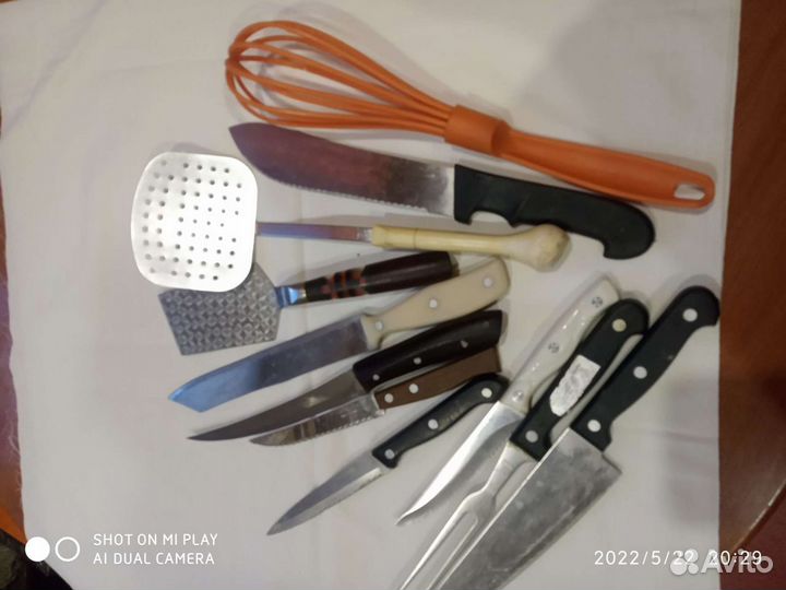 Все для кухни(стол наборы, сахарницы, чайники.)