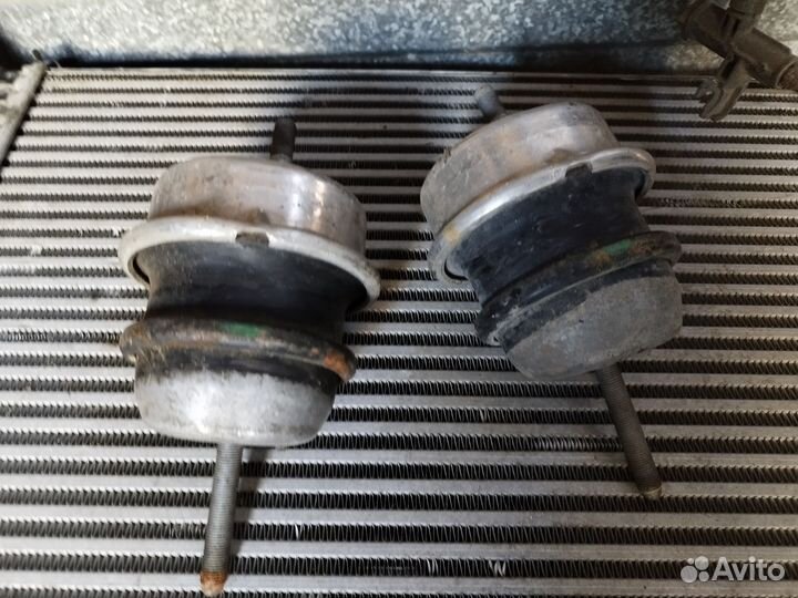 Подушки двигателя Лексус ls460