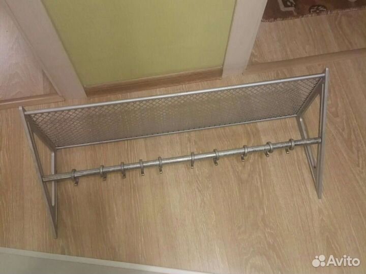 Вешалка настенная