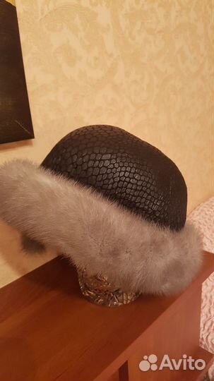 Шляпка с мехом из голубой норки