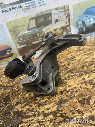 Кронштейн генератора Лада Гранта