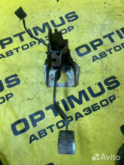 Педаль тормоза Hyundai Accent