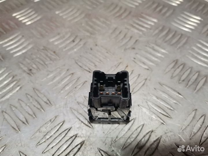 Кнопка подогрева сидений Suzuki SX4 S Cross