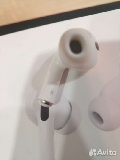 Беспроводные наушники Apple AirPods Pro, белый