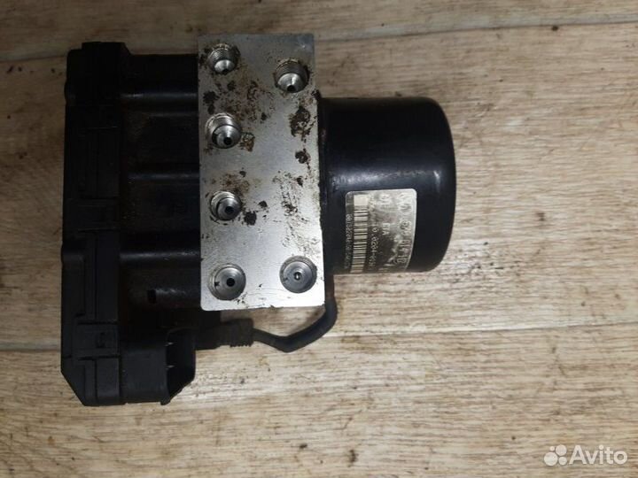 Блок ABS Volkswagen Polo MK 3 1.4 AUD 2000