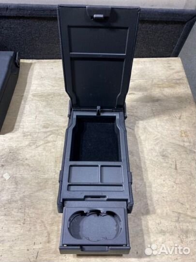 Подлокотник задний Mercedes-Benz E-Class W211