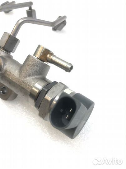 Топливная рейка (рампа) Mercedes-Benz Glc-Class