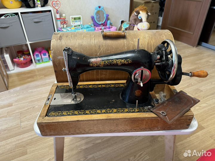 Швейная машинка ручная пмз им. Калинина