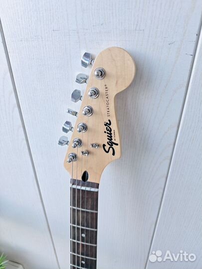 Электрогитара Fender Squier Stratocaster HSS