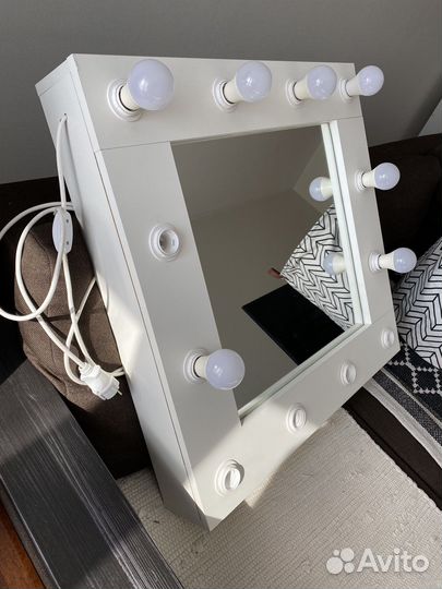 Гримерное зеркало