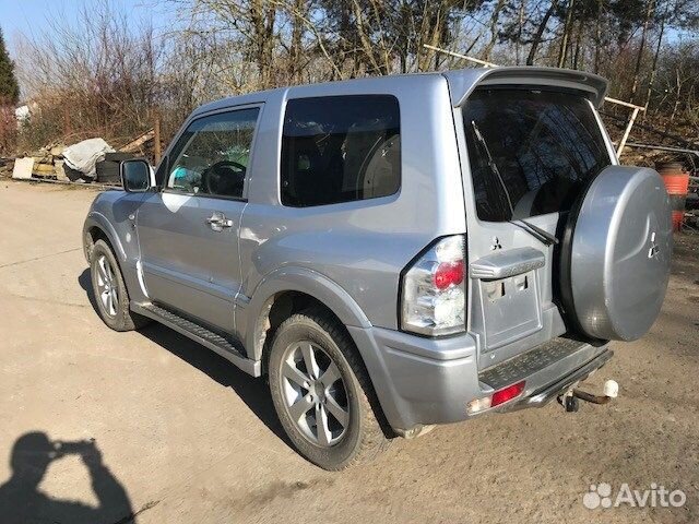 Разбор на запчасти Mitsubishi Pajero / Montero