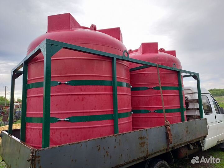 Емкость пластиковая для перевозки воды