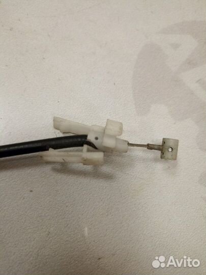 Замок двери задний левый Volkswagen Touareg 7L